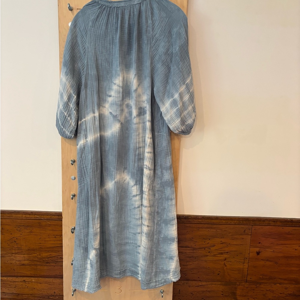 Elegant Blue Tie-Dye Long Sleeve Dress